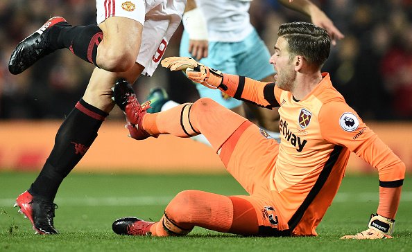 UllalIBT's tweet photo. Adrian's tackle on Zlatan Ibrahimovic was harsh. #MUFC #EFLCup https://t.co/gNfbOvs5fj