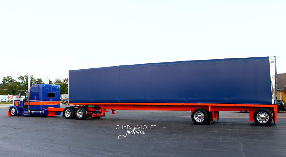 HotrigA's tweet photo. One hell of a #HOTRIG right there #rollintransport #trucking https://t.co/6rGW0SKxcH