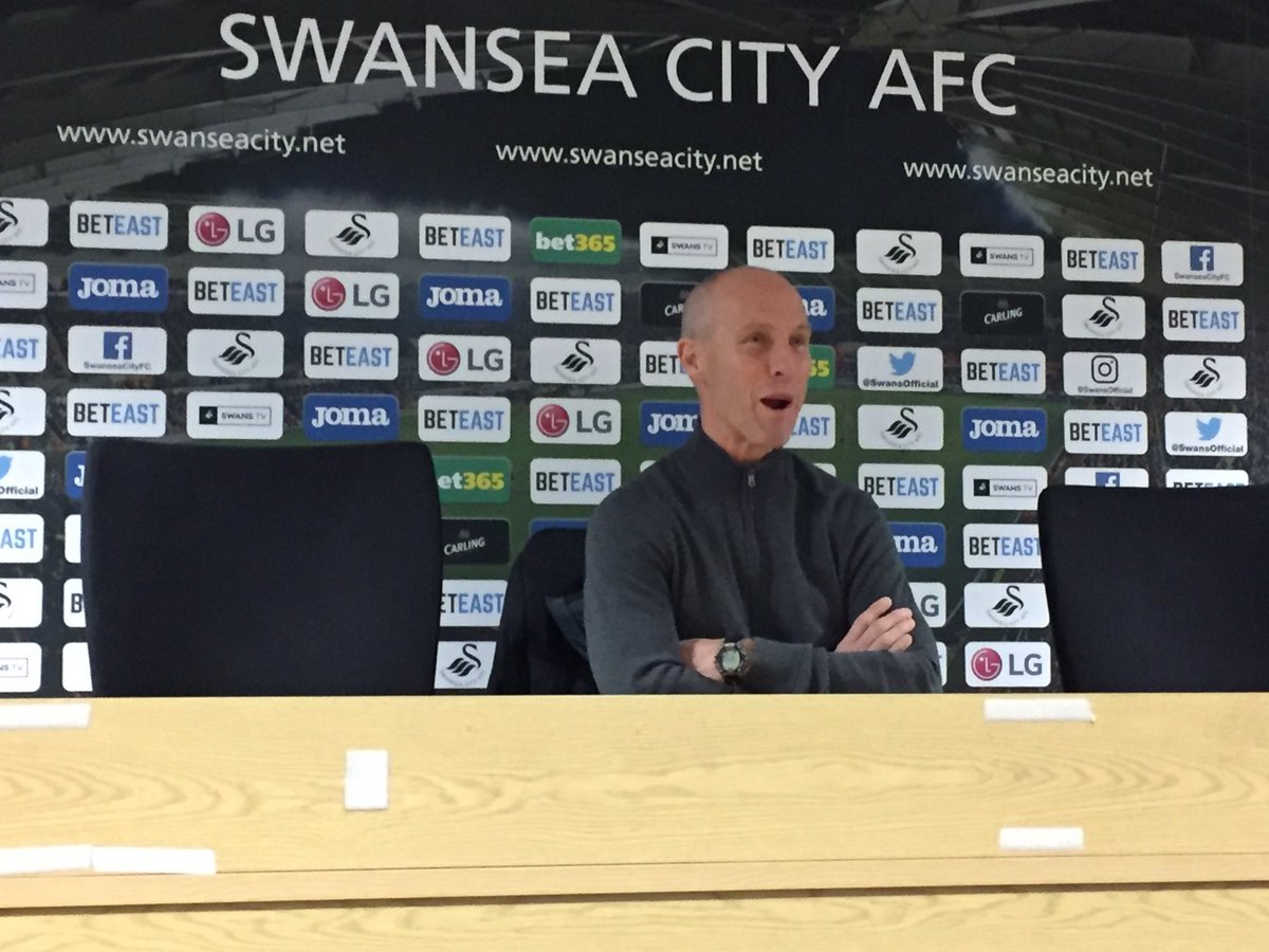 4theRegion's tweet photo. Networking and showcasing the new OSTCfx lounge @LibertyStadium plus hearing from Bob Bradley @OSTCFXUK https://t.co/UFsnMKbXLB