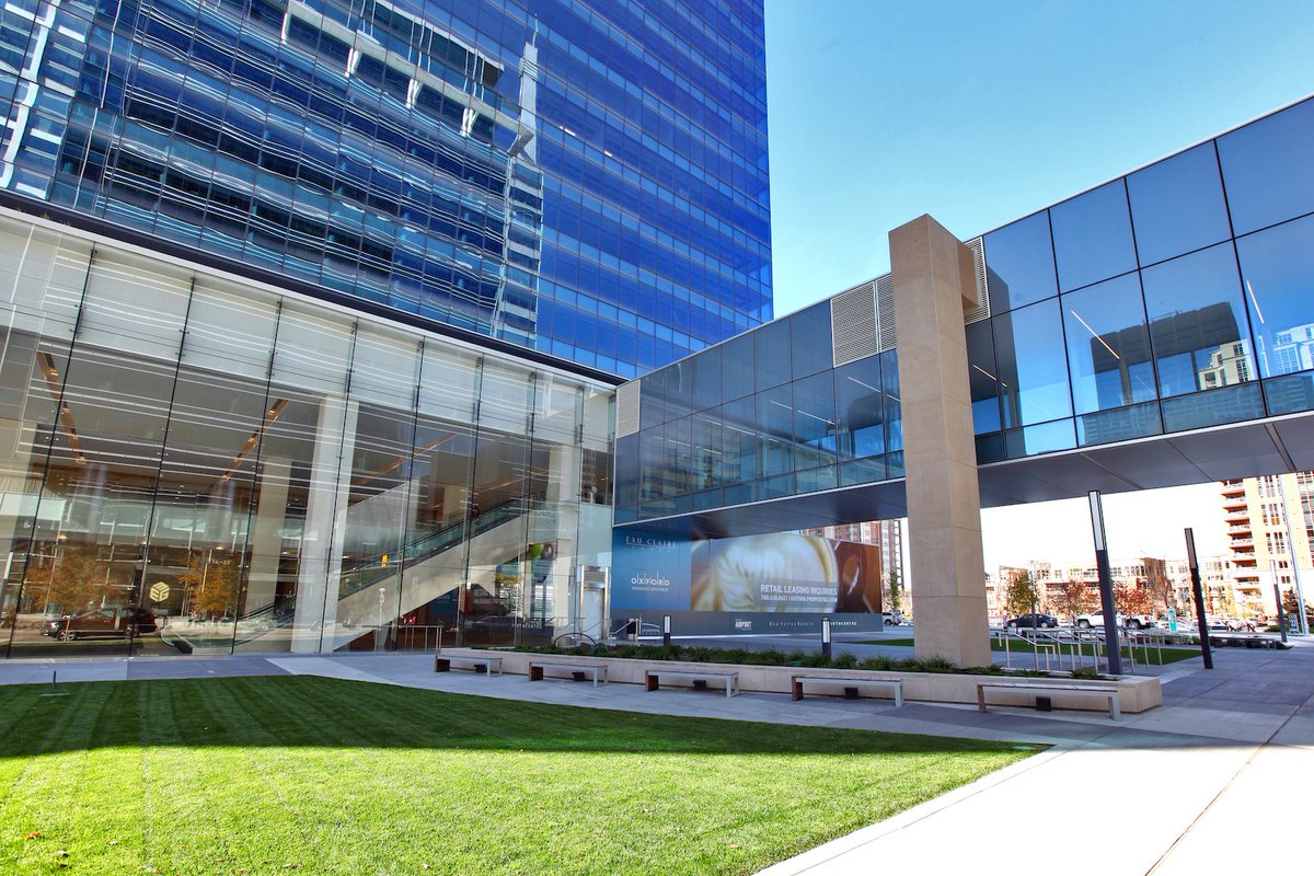 JWN_ACM's tweet photo. #TopProjects2016 Sustainability winner: Eau Claire Tower @OxfordPropGrp @EllisDon @BHarchitects @MMMGroupLimited https://t.co/iD2zJUghBg