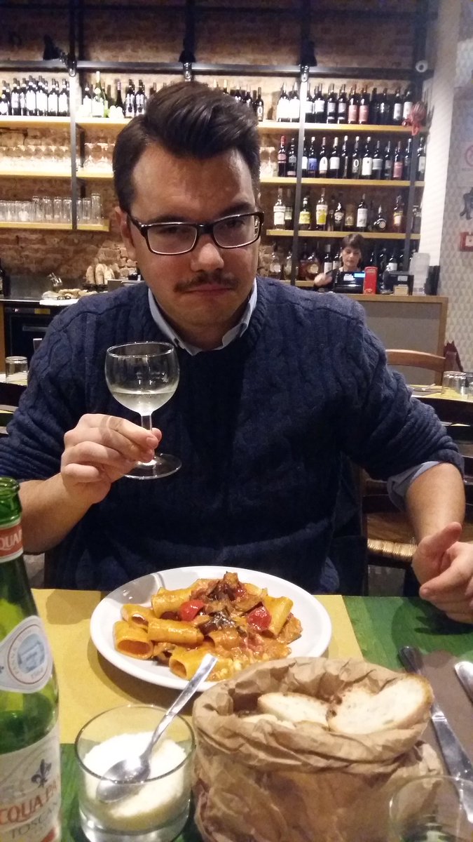 MichaelRozsypal's tweet photo. Italský sňatkovy podvodník se loučí a moooc se těší na prosinec :))) #movember #přispěljsem #šířiljsemosvětu #novemberends https://t.co/mue8VsMqUO