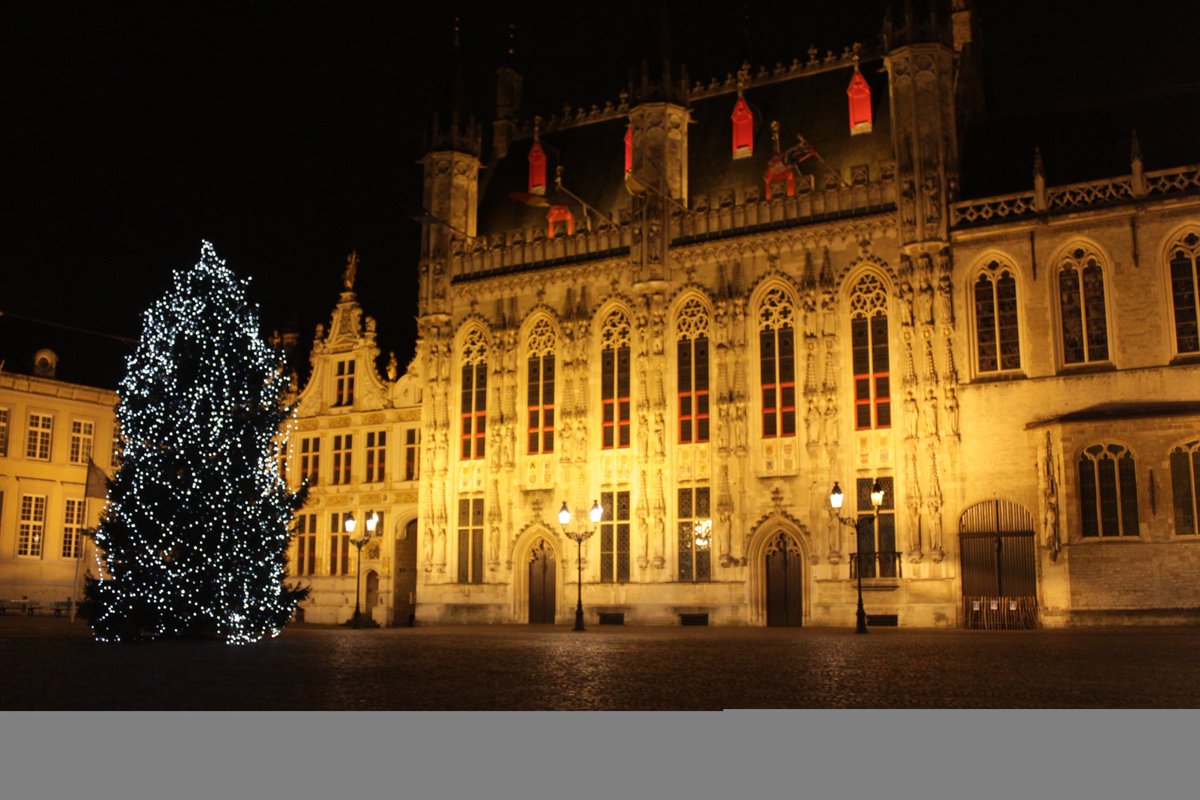 alysontart's tweet photo. Reminiscing on our last #ChristmasMarket visit in #Bruges as during the most wonderful time of the yr #TravelTuesday https://t.co/Ec6ULyx652 https://t.co/0skVqyZU22