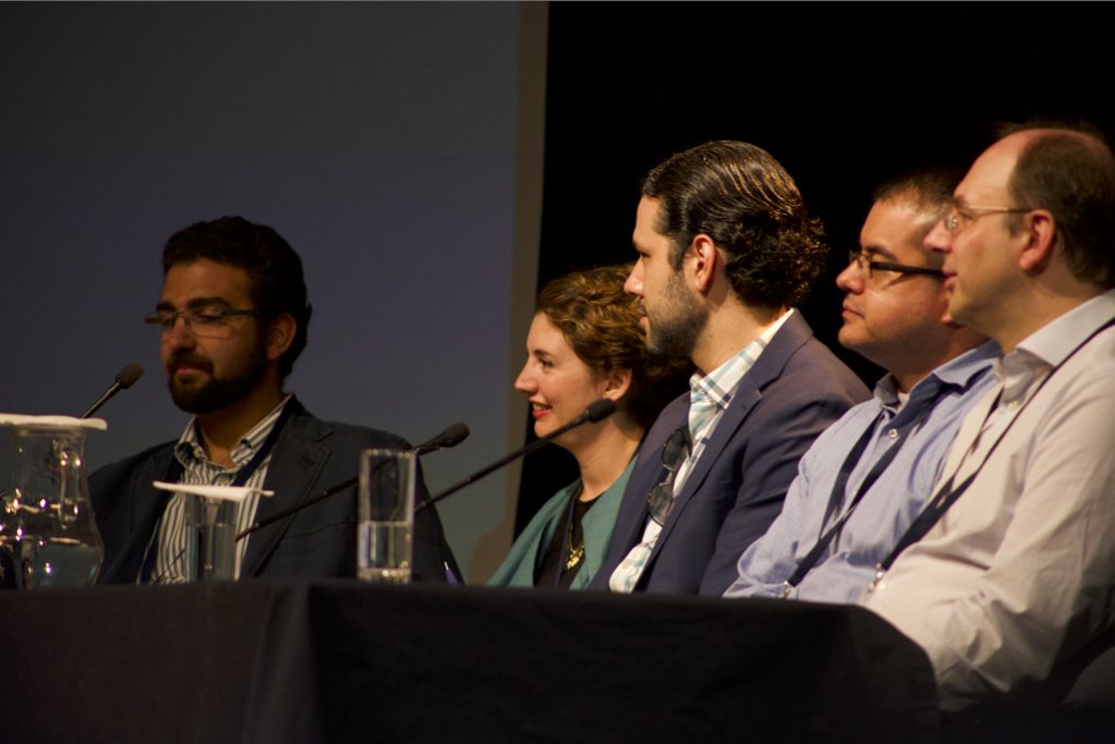 moocmaker's tweet photo. @rocaelh @marimar_ps @calahoy @gusramir Jaime Sánchez y Antonio Teixeira durante mesa redonda presentación MOOC Maker en #TISE2016 https://t.co/tnxiu6JQiP
