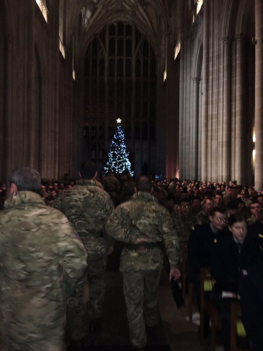 NMackenzie74's tweet photo. Let #Christmas begin @ATRWinchester @WinCathedral @MayorWinchester https://t.co/hkYSDvq9YC