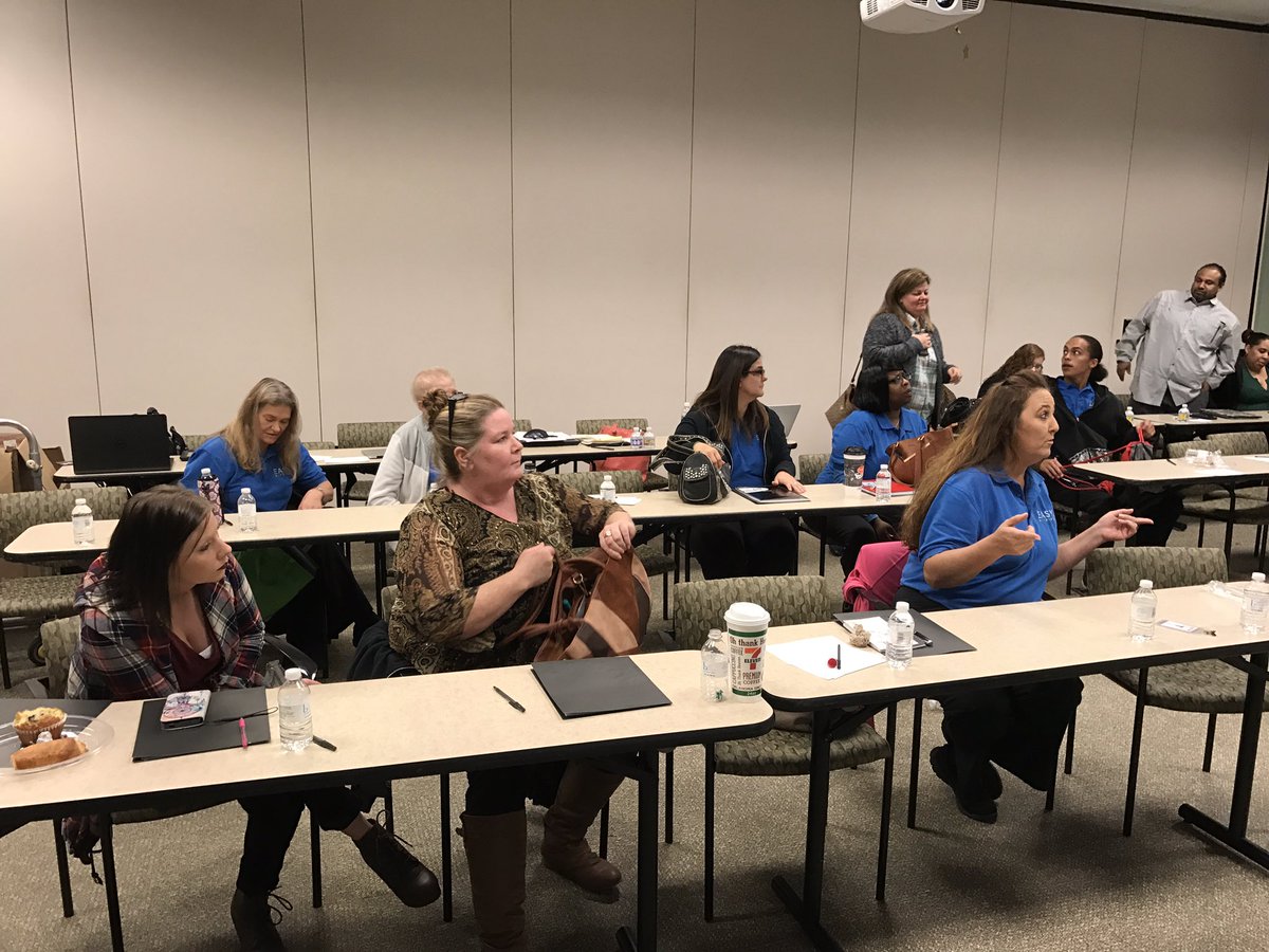 KellyEveleigh's tweet photo. Round 3 of 4 #Training on #Boostmobile #whereyouat #unhooked #easywireless https://t.co/Evpvim4RnW