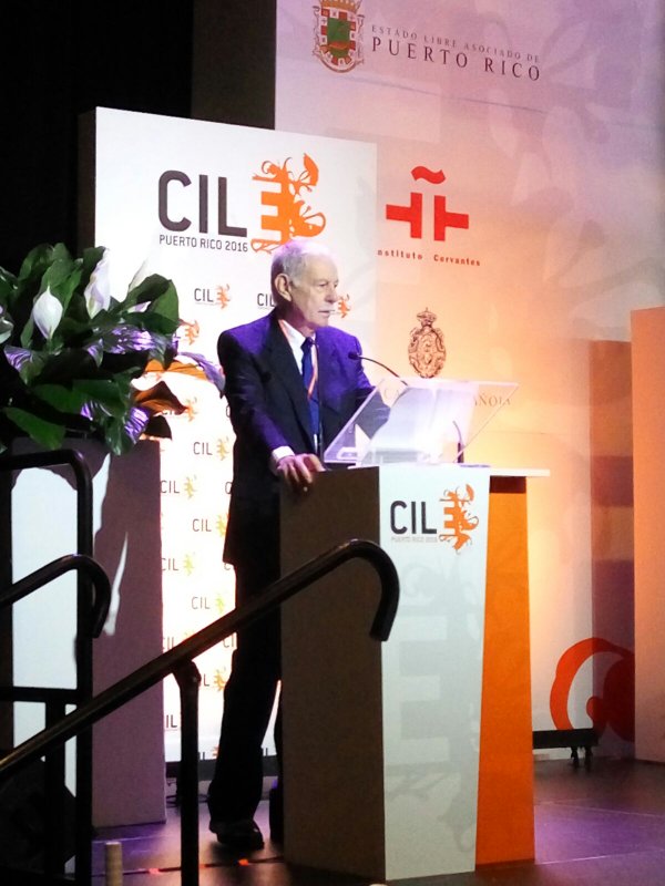 InstCervantes's tweet photo. Eduardo Mendoza, #PremioCervantes: «Las humanidades son un fin en sí mismo». Vídeo (36'): https://t.co/BnfRpVZaj3 #CILE2016 @culturagob https://t.co/d8PvkCIBEA