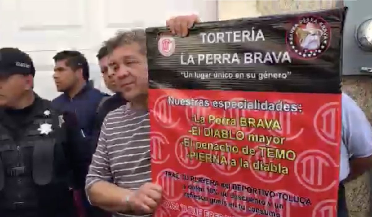 DannVensua's tweet image. ¿Cuál robo si el Probable Infractor tenía el letrero en su poder y se solicitó a @PoliciaToluca remitirlo por infracción al Bando Mpal?