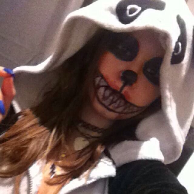 garnier_maeva's tweet photo. #halloween2016 #panda #makeup https://t.co/HKPxdBeTVL