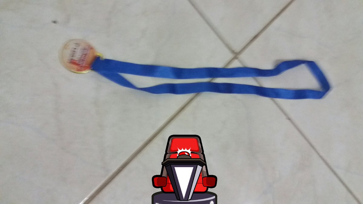 JonMip's tweet photo. Galera Acabei De Ganha uma medalha na escola Sou O Melho Aluno -_- https://t.co/JCWd9f62zJ