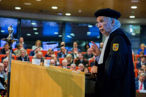 Prof. Lachotzki bepleit in emeritaatsrede De onderneming als motor voor welvaart en welzijn newsroom.nyenrode.nl/de-onderneming…