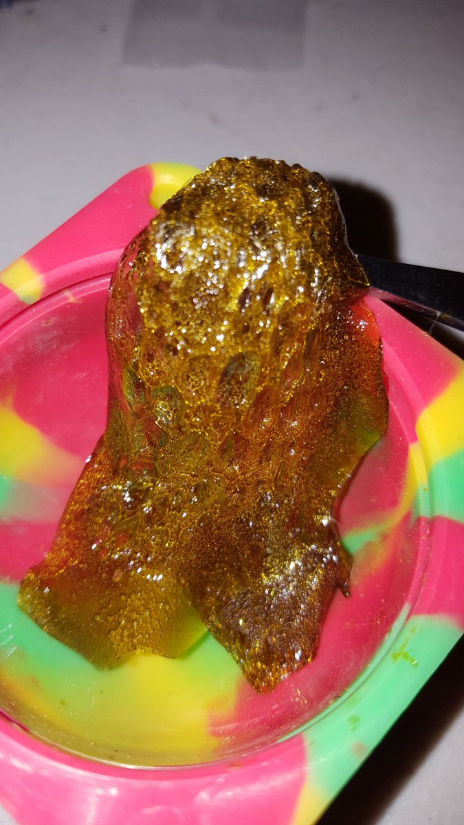 420Reviewer's tweet photo. #orangehillthai #rosin #thairosin #bestweedever #bestrosinever #rosintech #hashoil #cannabis #canna #marijuana #cannafuture #vaporizethis https://t.co/gA2BxQ2FVG