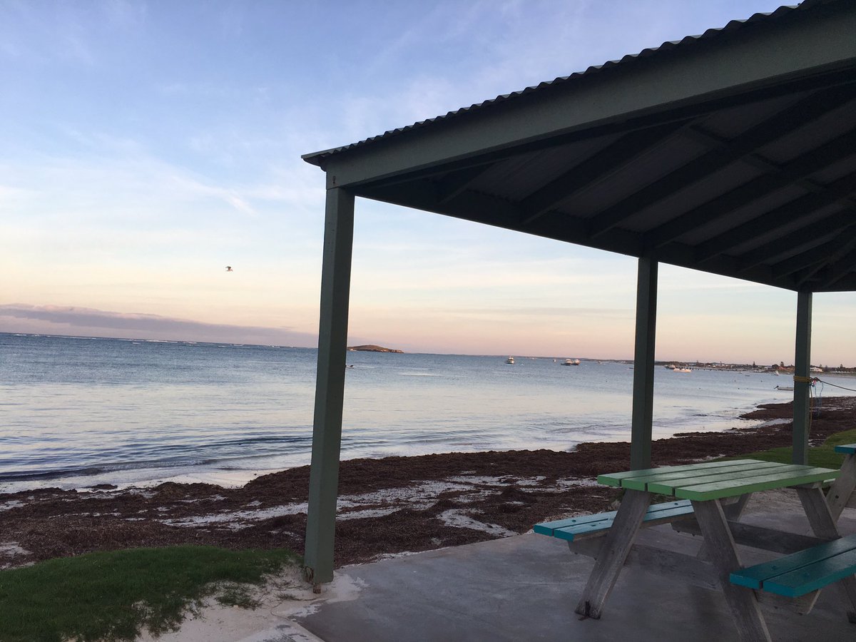 TouchlineApps's tweet photo. @AranmoreCC morning has broken, let's see what the surf is like? https://t.co/TJYdOos3KE