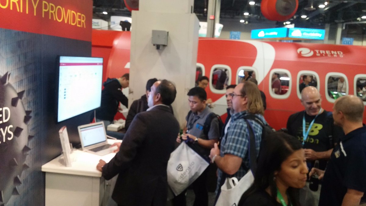 palerrainc's tweet photo. Palerra CTO @GaneshKirti giving a demo at our #awsreinvent booth #2037 #Reinvent2016 https://t.co/gwa49Z5i1D
