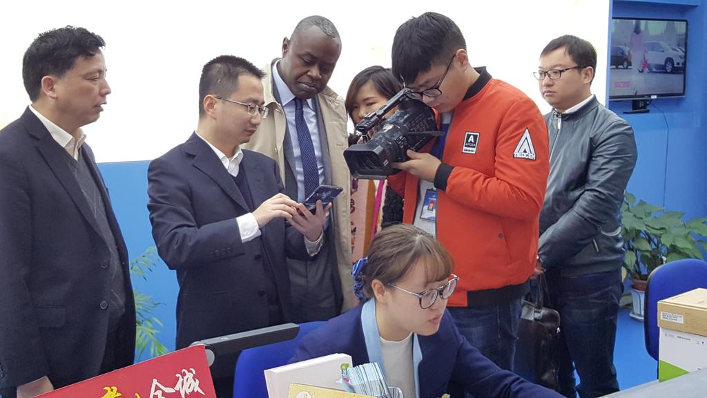 Léon Juste Ibombo tweet media