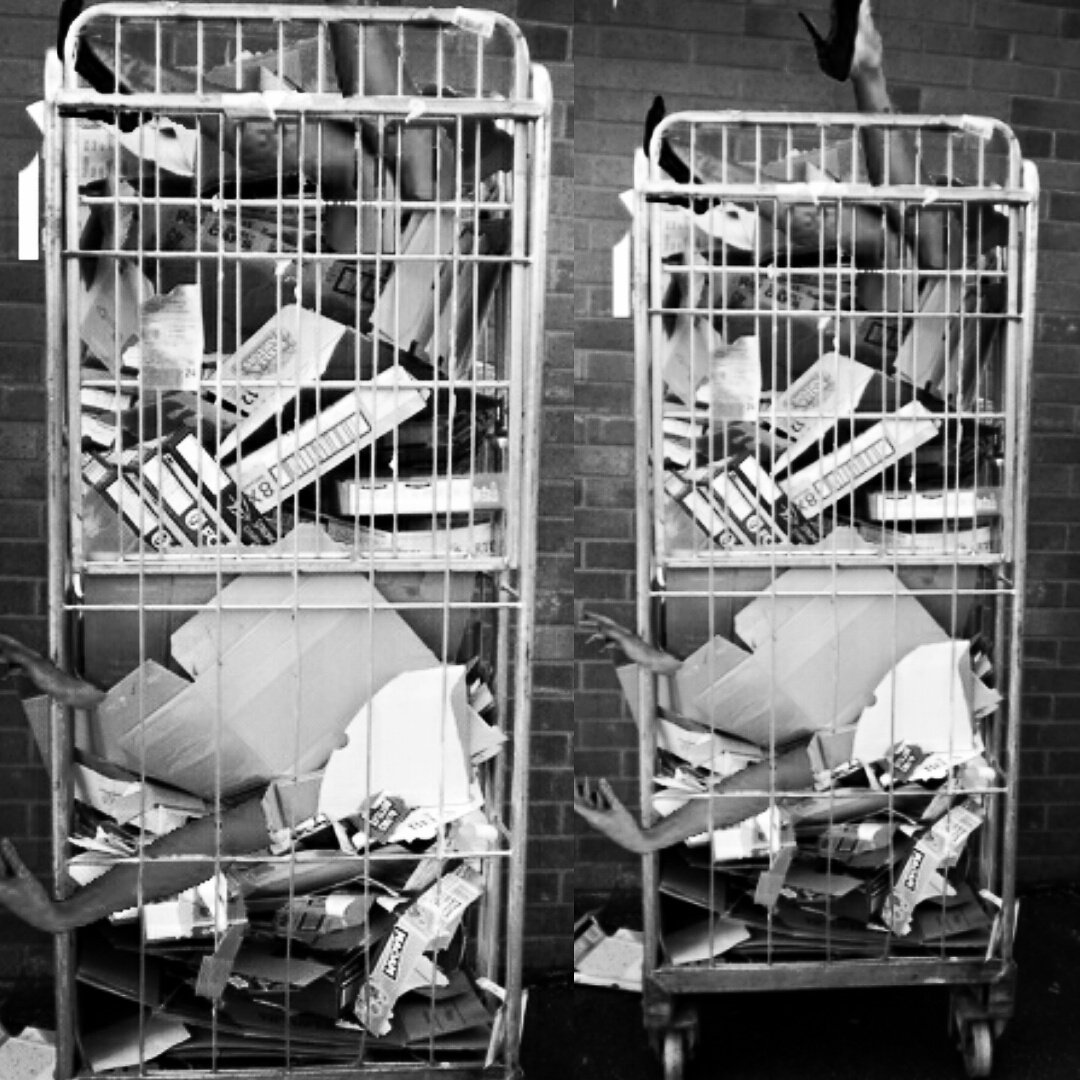 human_arty's tweet photo. #stilettos #womansart #blackandwhite #Dumped #junkart #throwaway #art #surreal https://t.co/KTPNaXgJNI