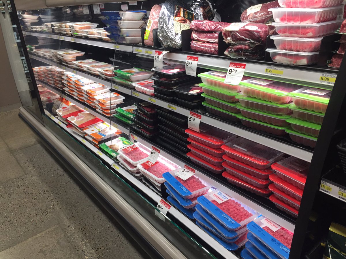 timmyjhunt's tweet photo. #FillOurHouse at #T3204 driving sales in food and toys!  #d126 #g199 https://t.co/vANeVApaS2