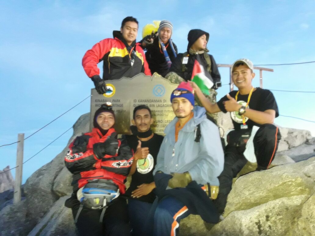 KDSM_PASKAL's tweet photo. #xpdc #KDSMPeople  menawan #gunungkinabalu  #kerjasama #semangat #jatidiri #JERI @tldm_rasmi @mawilla2 https://t.co/A6JRAZyPgo