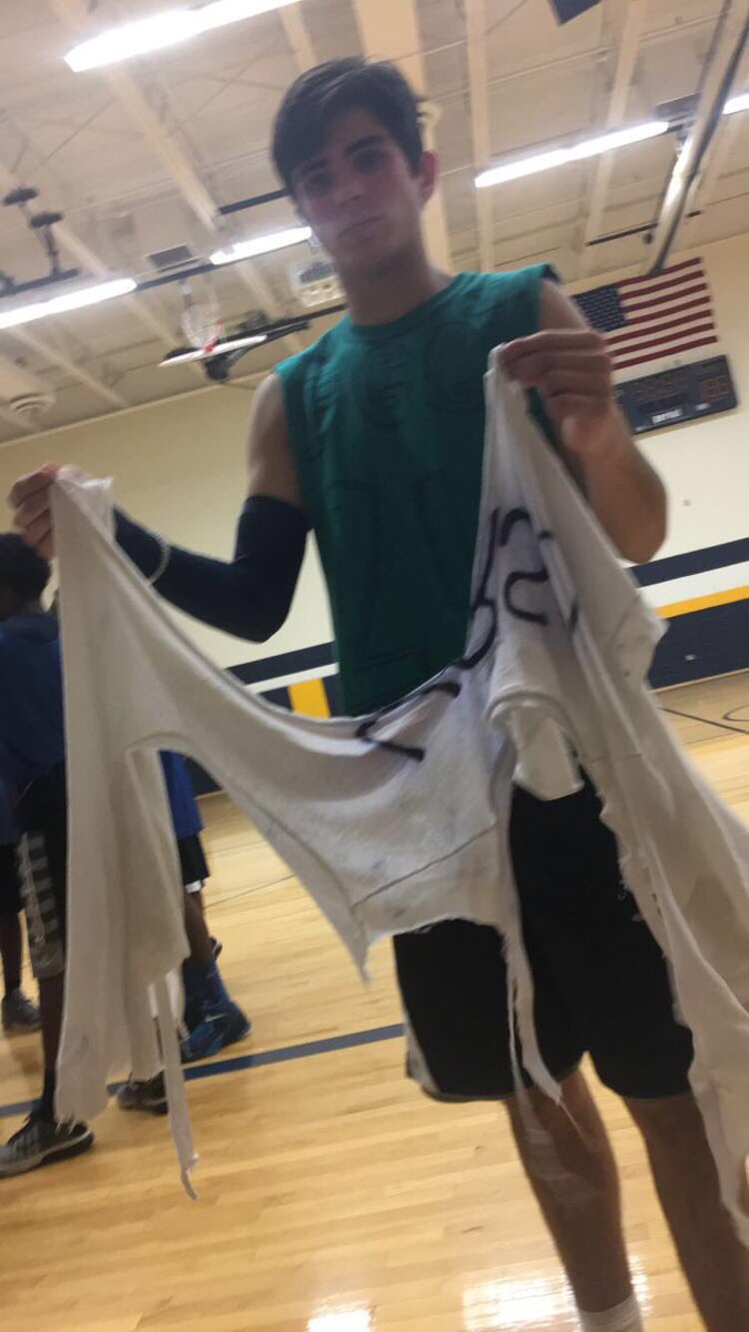 FGCU_16's tweet photo. Took the hard L today #sad https://t.co/6xE1Qi6YQw