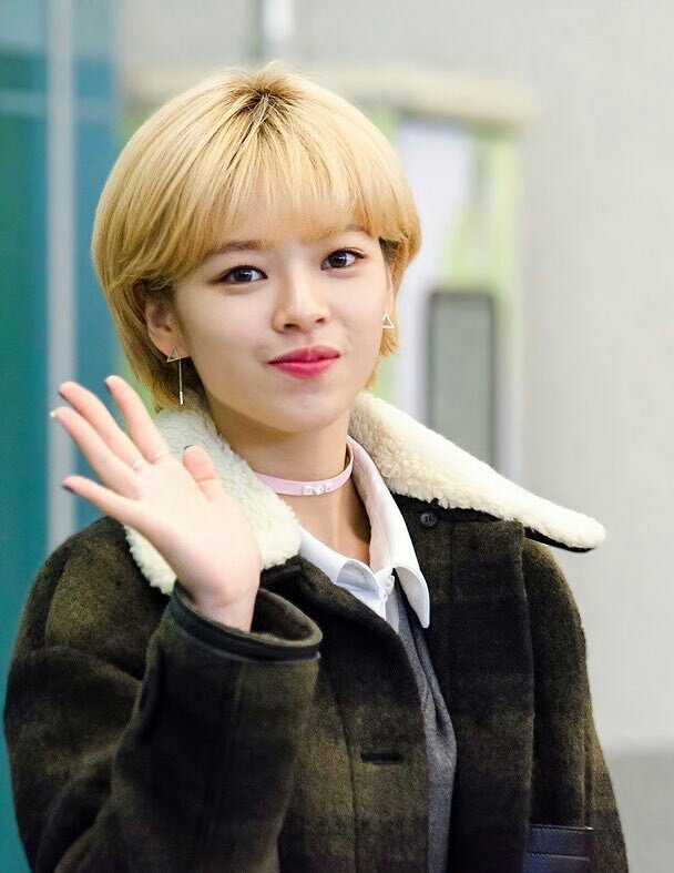Liv On Twitter Twice S Visual Hole 2 Yoo Jeongyeon Sadly She