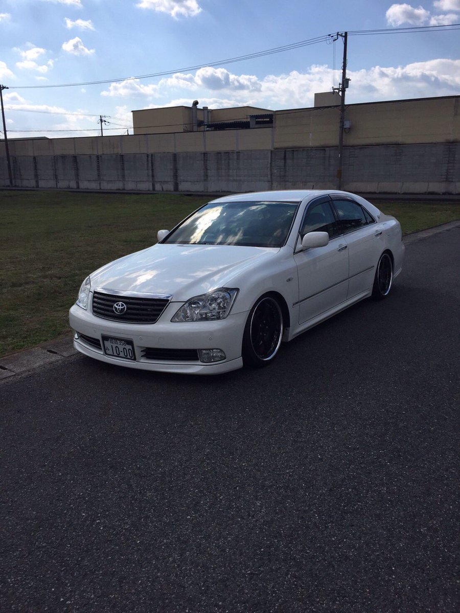s3333y4444's tweet photo. ロイヤルサルーンGパケ走105000内装黒木目18年式後期車検1年半HKSハイパーマックス車高調トラフィックスターリバーサイド19インチグリルエンブレム交換不具合チェックランプ等なし！付属部品ナギサオートフロントアッパーとキャンバーアダプターリアフルアーム値段80現車確認ok https://t.co/4TYTuWPFct