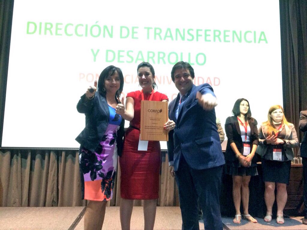 Corfo's tweet image. #PremiosTT desempeño en Transferencia Tecnológica para @UANDES_Innova @VID_UChile  Dirección TT Universidad Católica y @OtlPucv
