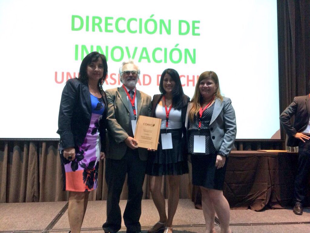 Corfo's tweet image. #PremiosTT desempeño en Transferencia Tecnológica para @UANDES_Innova @VID_UChile  Dirección TT Universidad Católica y @OtlPucv