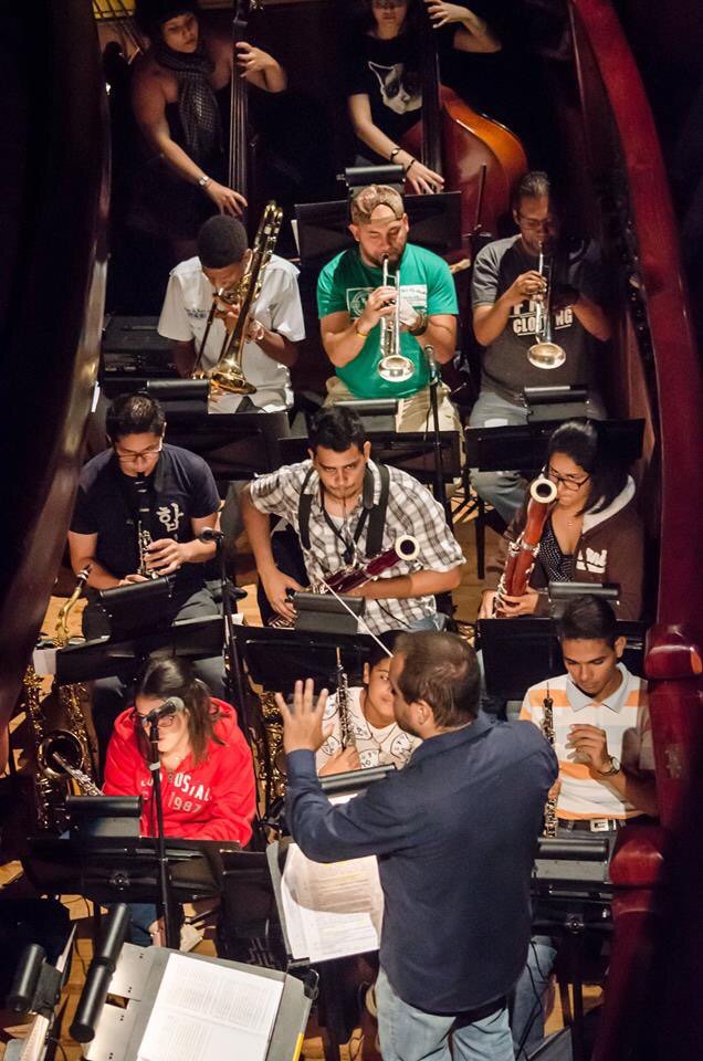 Preparativos para "Soy el Jazz" con <a href="/rodarly_gym/">Rodarly Gym</a> en el <a href="/TMValencia/">Teatro M. Valencia</a> sábado 11 am y 3 pm <a href="/elsistema/">El Sistema</a>