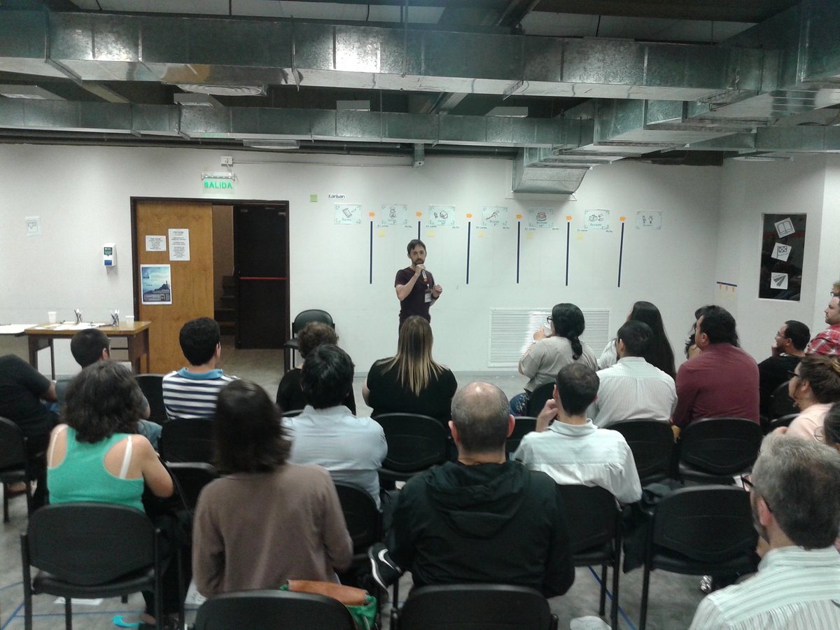 leanfestnights's tweet photo. @dbuo comenzando la última charla de esta edición... haciendo tortas en #leanfestnights usando #kanban #LeanJourney https://t.co/LOXxtJJjJM