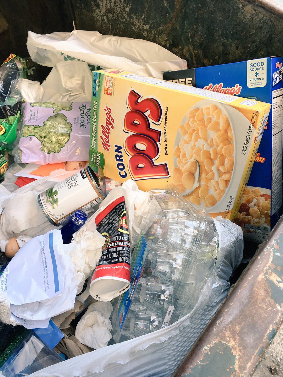 bakedalaska's tweet image. Operation #DumpKelloggs

1) open up ur pantry 

2) grab all Kellogg's products 

3) throw them in dumpster