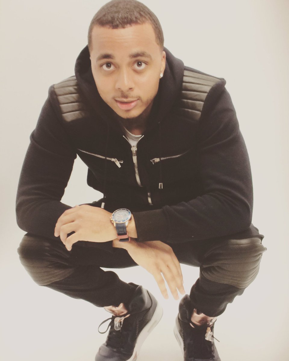 BigHumble_'s tweet image. #SuckaFree #GradPic 🎓