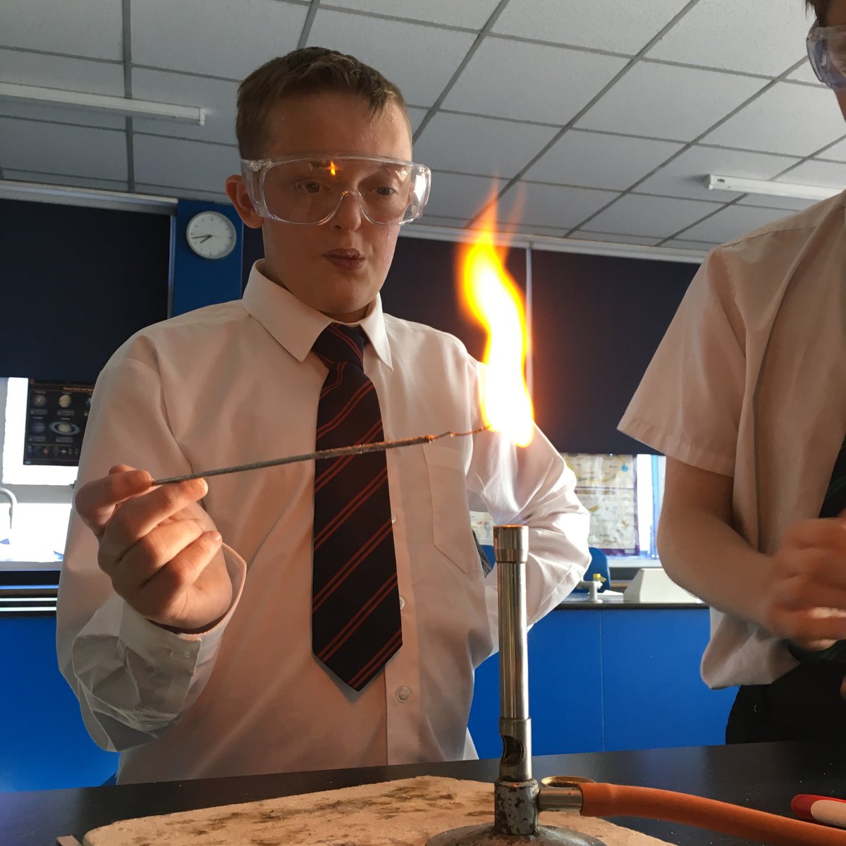 WillowsScience's tweet photo. More great work by year 10 on flame tests!! @willowshigh https://t.co/8jdzhytZ6R