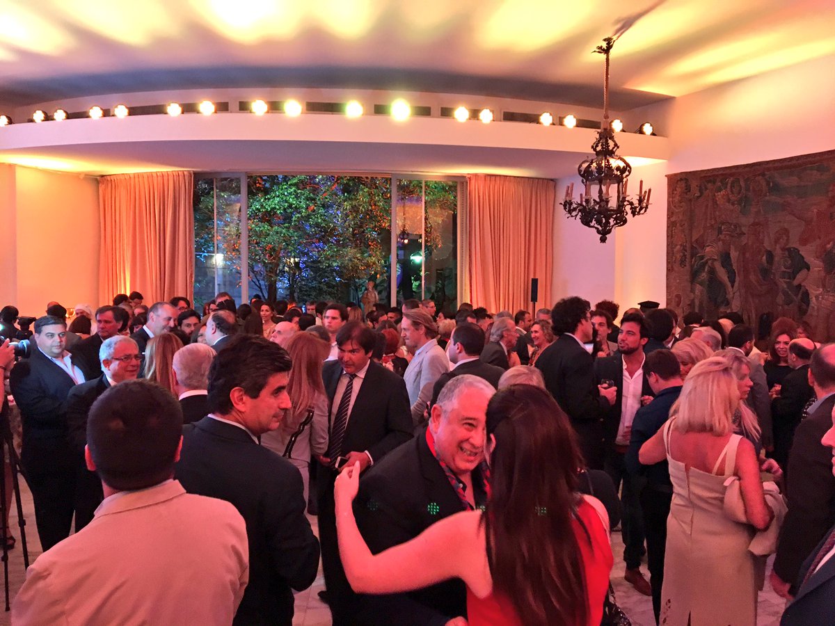 nbonino's tweet photo. Lanzamiento temporada 2017!Brindando con vinos @FamiliaDeicas @BdelU @Alvaromore @SDeicas @CHARLIEWINES @Uruguay_Natural @caruwine https://t.co/ktIRP6B4bg