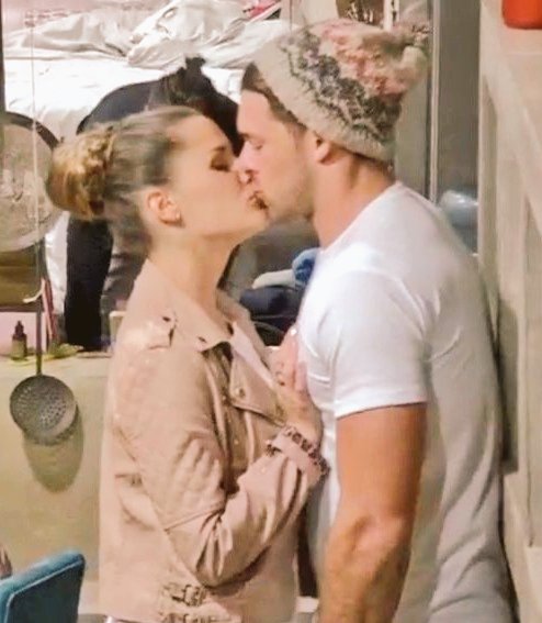 LeandroGPennaM's tweet photo. @Ale_Fuentes18 @volveriasctx @leandro_penna @galacoficial #Galeandro ahí quedó 😎 https://t.co/5S0opdEEJZ