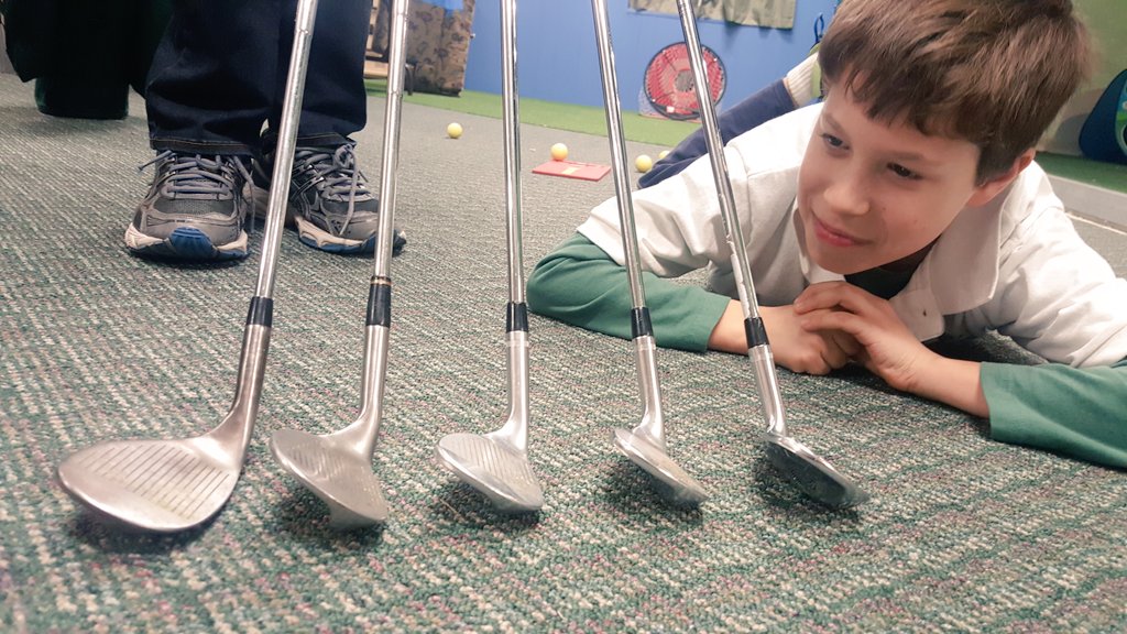 FirstTeeMidMich's tweet photo. Tonight we're learning about club lofts & trajectory. Golf=science!!! #futurephysicsmajors #MoreThanAGame #TFTMM https://t.co/lGgw0KxRgb