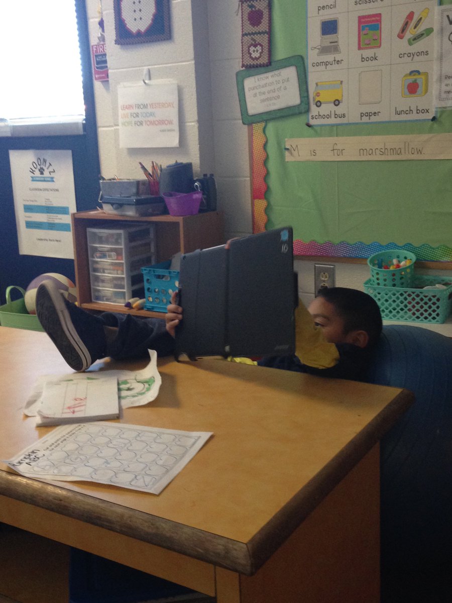 Getting comfortable while learning - flexible seating at its best! #flexibleseating  #learningllthetime <a href="/lhmarrero/">Lori Marrero</a> @Principal_EDKES