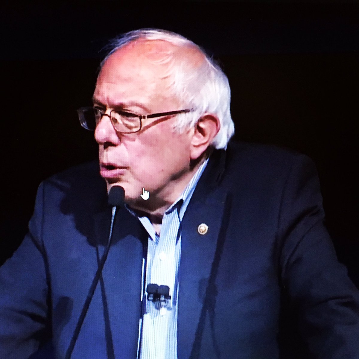 BethTheTraveler's tweet image. When you have a cool visitor at work... #BernieSanders #Amazon #practicedemocracy #investinthefuture