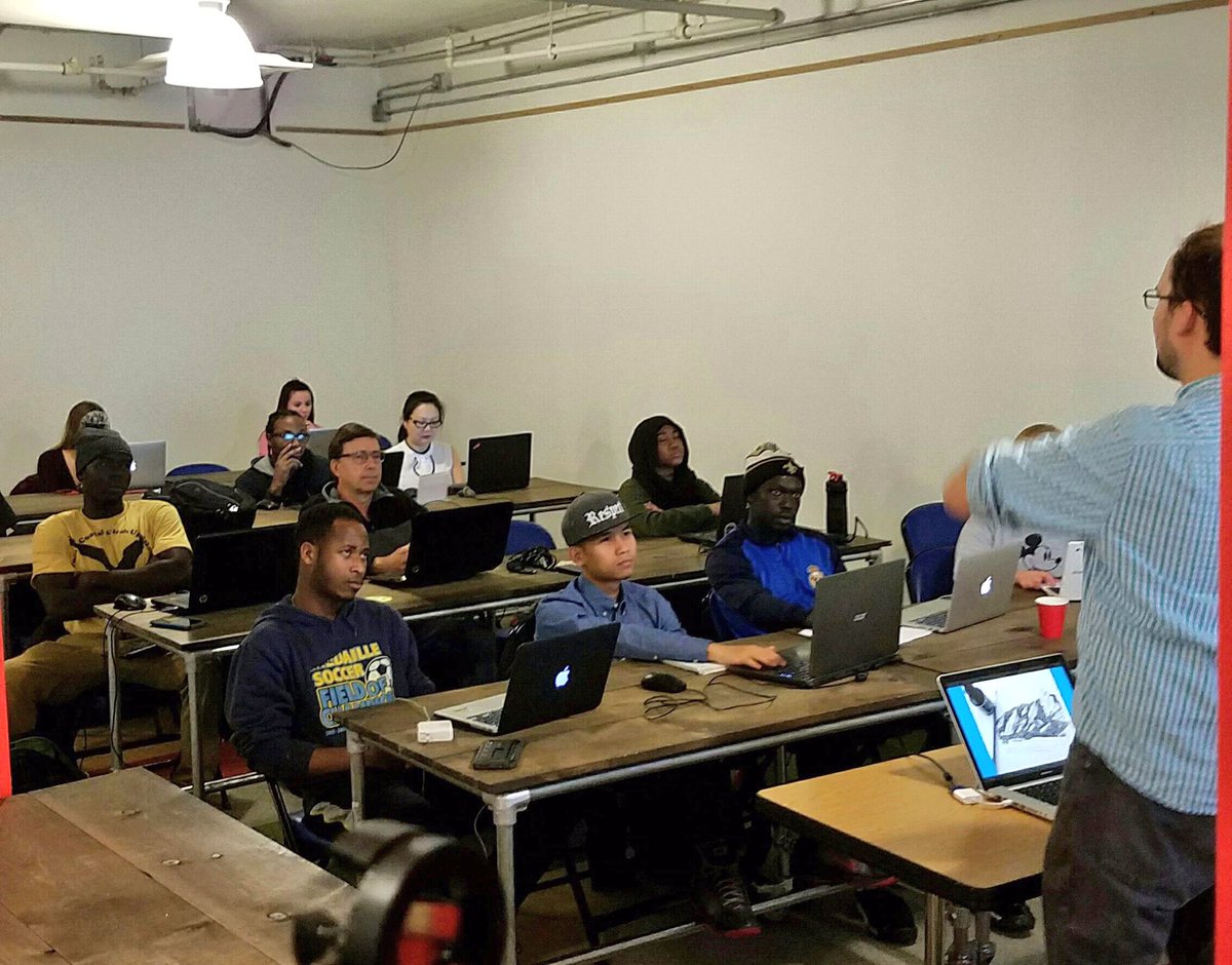 StartFastCODE's tweet photo. Learning to #code w/ #StartFastCODE instructor @jpassetti - Master of #CSS #HTML - look at this crowd @SyracuseCoworks w/ @OnPointFC !! https://t.co/DE8qvjCQal