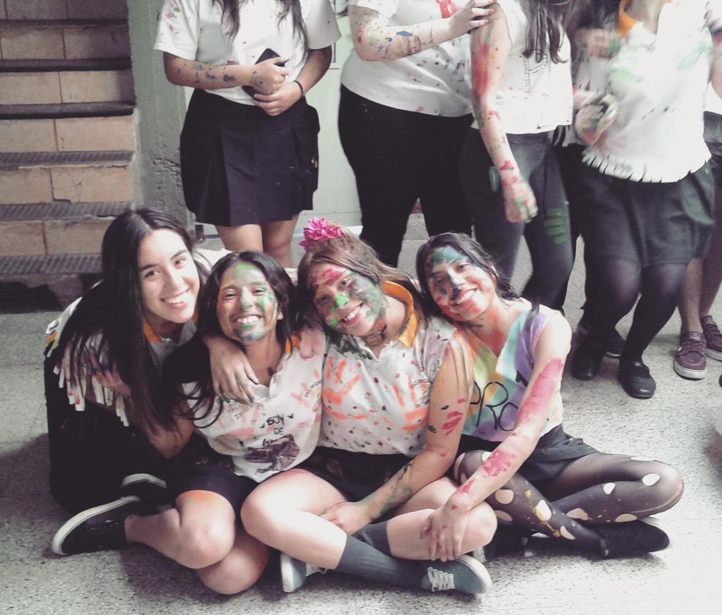 naahir_acostaa's tweet photo. Fin🎓 #Egresadas2016 @melquintana @floreneliane___ 💞💫 https://t.co/9d3j946kRO