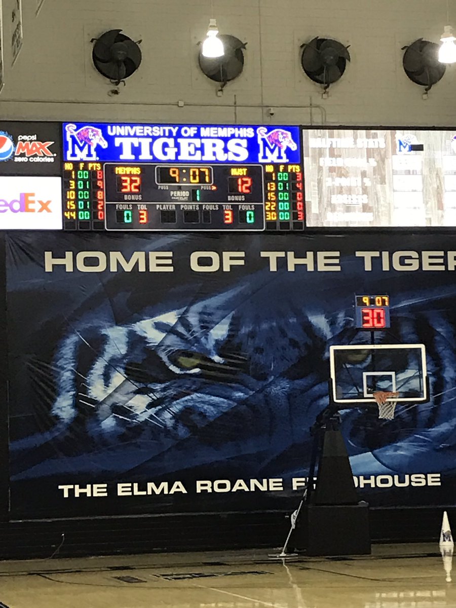 Alnutt41's tweet photo. Good 1st half for @MemphisWBB!! Time to finish strong! #GTG #DoubleheaderWednesday https://t.co/m2y9idCbzH