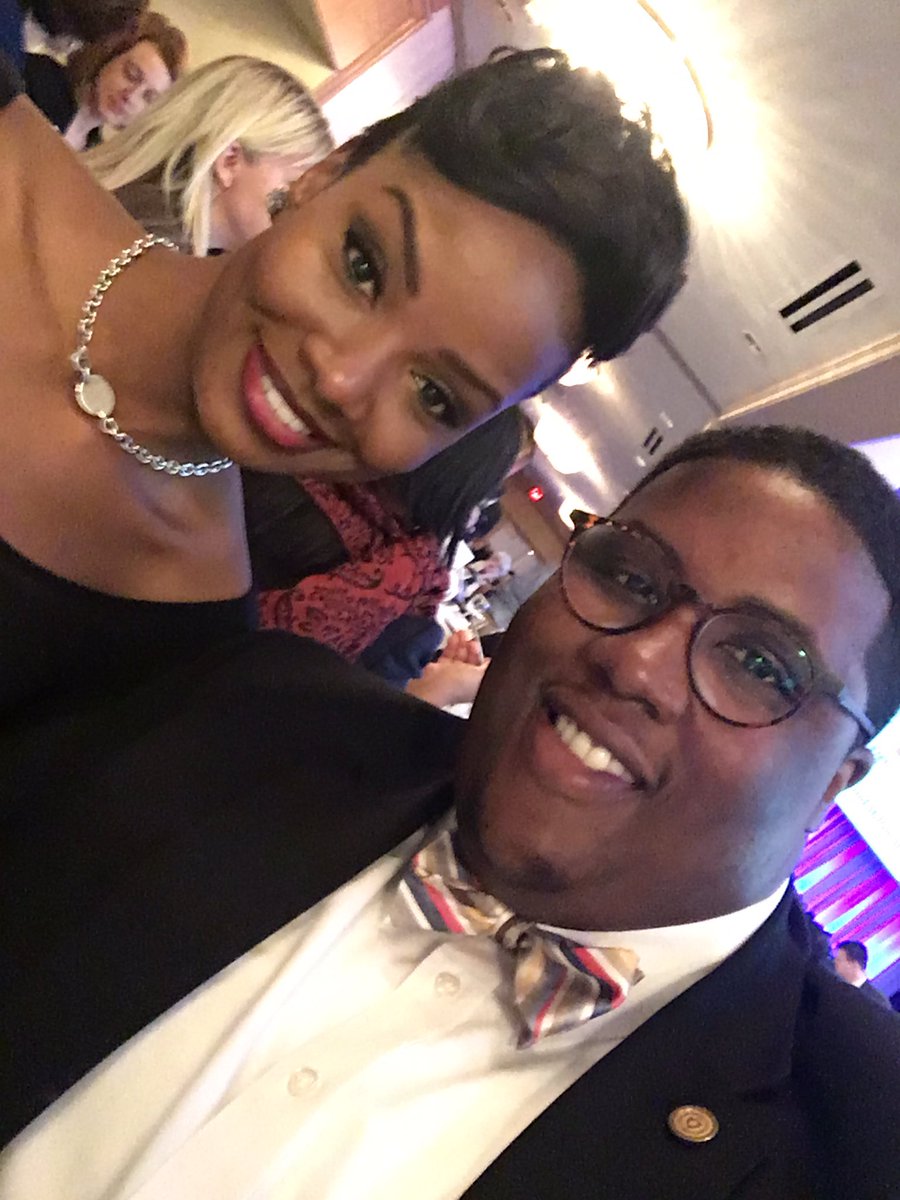 cesquinn's tweet photo. 62nd Humanitarian Award Dinner #rethinklabels #TheDiversityCenter #HonoringTrusteeCopeland @KentState https://t.co/DgOqDcNFqc