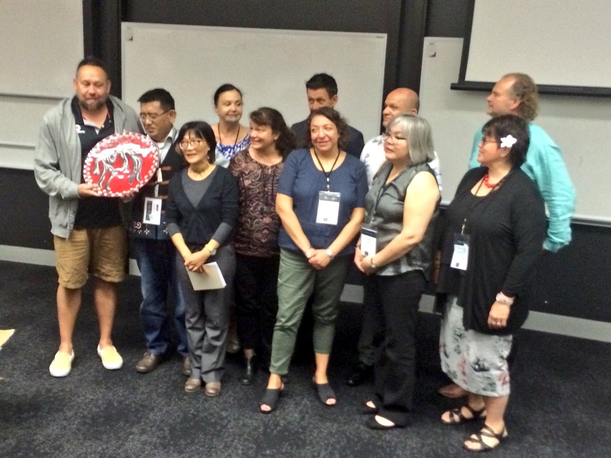 PRIDoC2016's tweet photo. Dr @kaliwanita, President of @AIDAAustralia, presents gift of beautiful artwork to the PRIDoC Council. #PRIDoC2016 https://t.co/N6kdLld11K