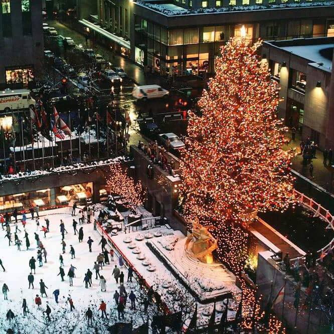 Counting down to the tree lighting in Rock Center! ow.ly/hUBT306GJjX <a href="/NYCChristmas/">Rockcenter Tree</a> <a href="/rockcenternyc/">Rockefeller Center</a> <a href="/rockcenterrink/">Rink at Rock Center</a>