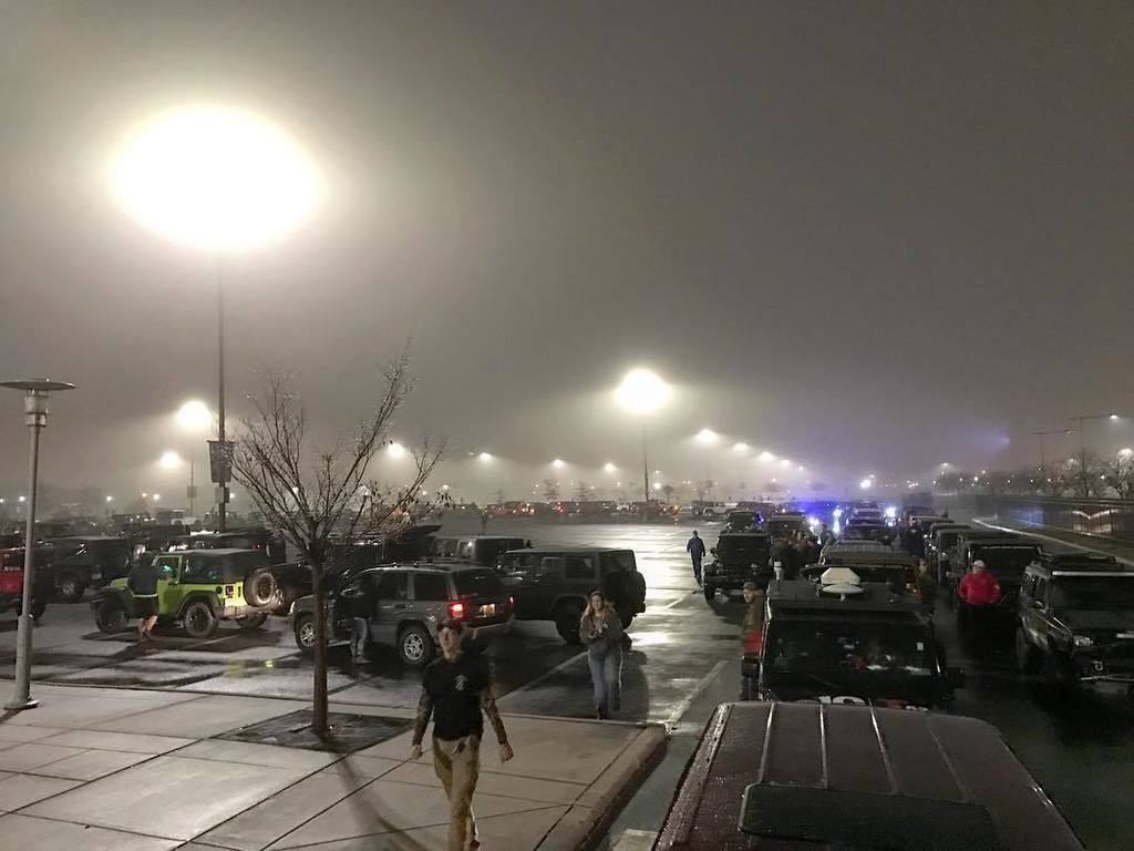 Quadratec's tweet image. Jeeps as far as you can see lined up ready to drop off food for the Preston and Steve WMMR… ift.tt/2gzF4xf