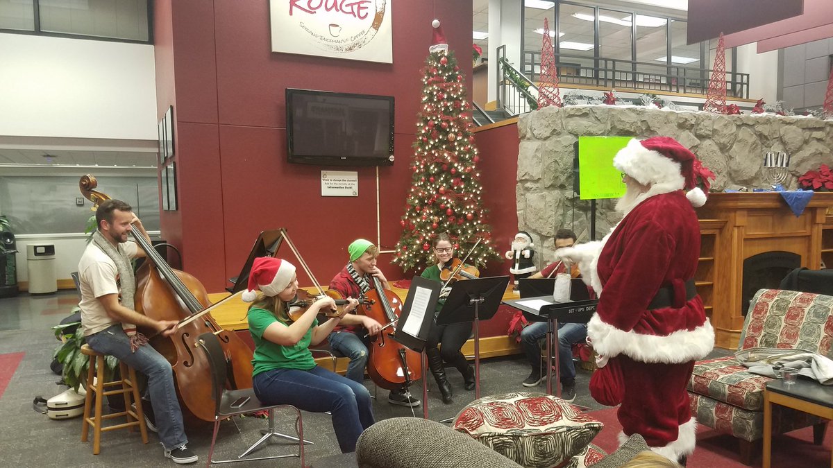 lancecripple's tweet photo. Santa conducted the orchestra at the Union Holiday Event!! @UCMElliottUnion #santa #orchestra #holidays https://t.co/ff6AAbo0lp
