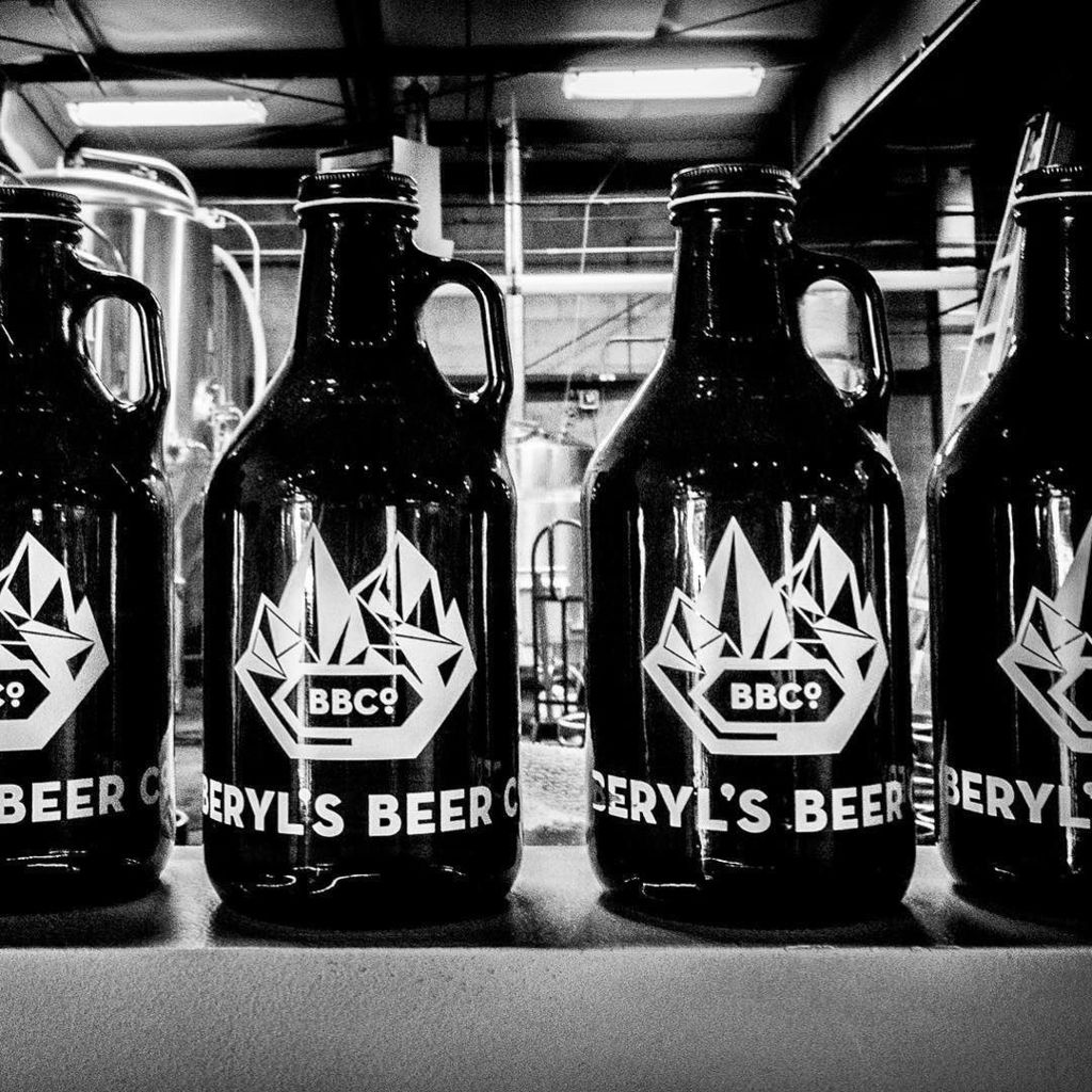 astenback's tweet photo. Growlers at @berylsbeerco .
.
.
.
.
. 
#berylaged #berylsbeer #berylsbeerco #rino #riverno… https://t.co/bBRuhAHojr https://t.co/XxlvvLUDjM