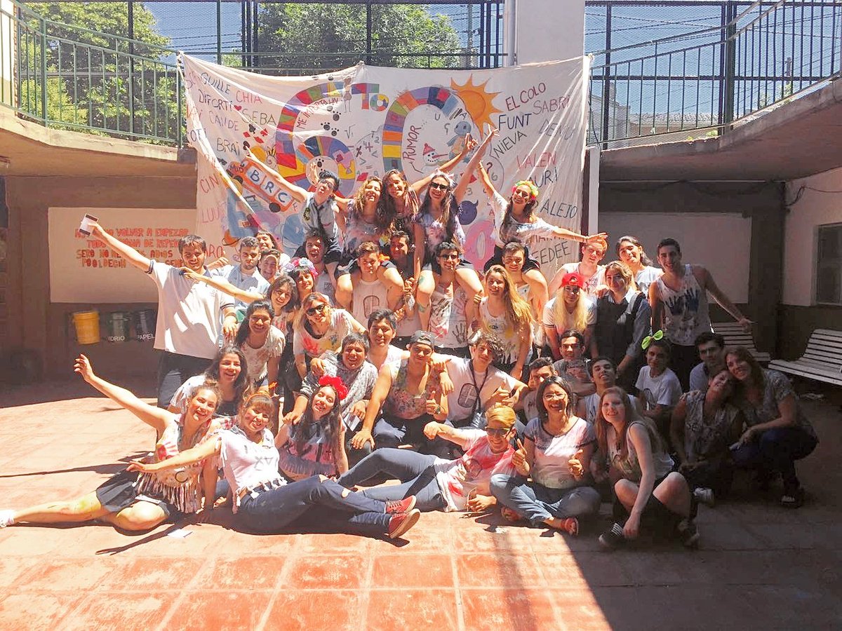 candelacrespo1's tweet photo. Les deseo lo mejor a cada uno de ustedes y espero que nos volvamos a encontrar. Los quiero con todo mi corazón 6to C!! #PromoXVI #6toC #UUD https://t.co/OjeXxLyp7F