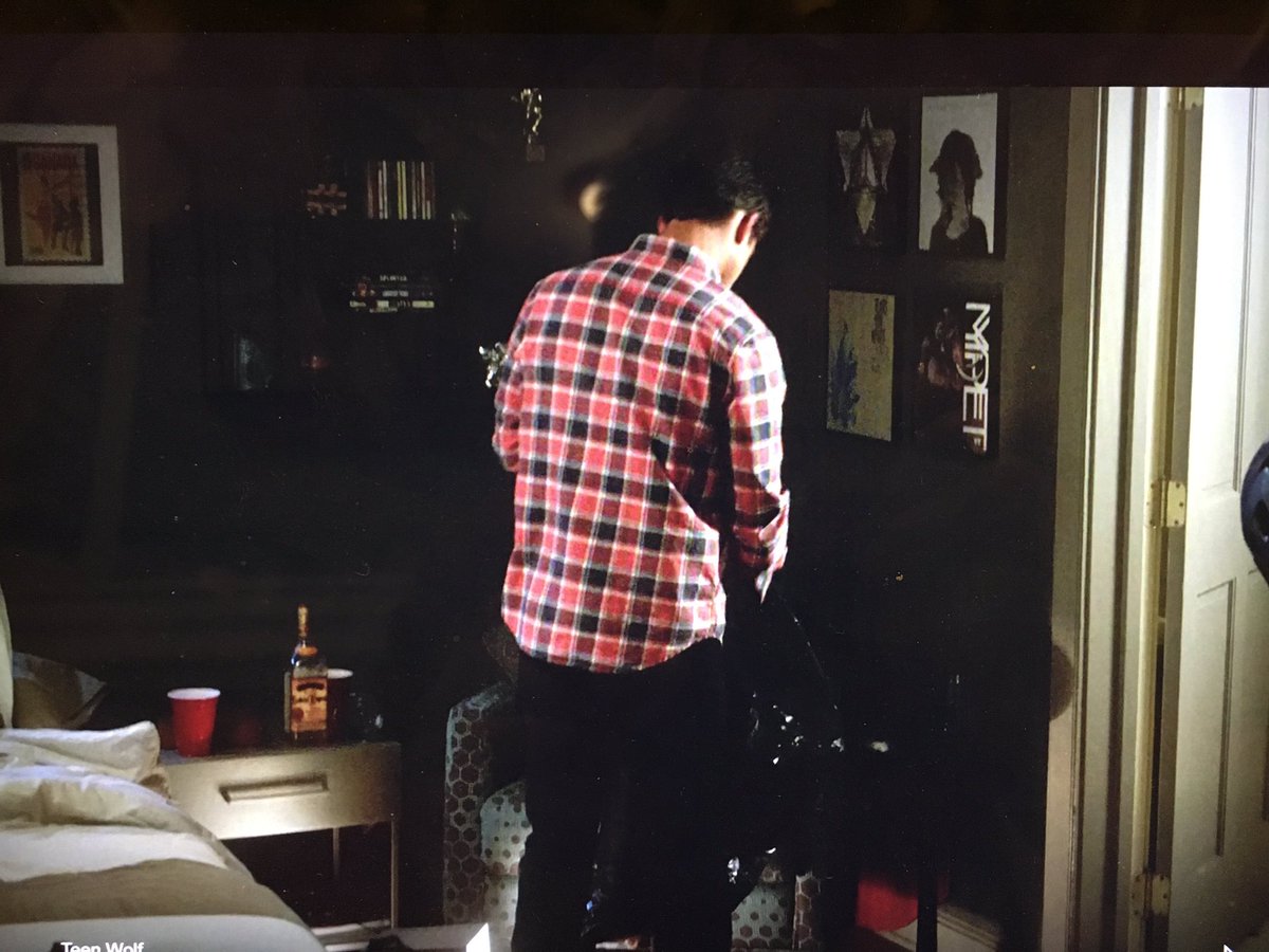 When you're watching <a href="/MTVteenwolf/">TEEN WOLF</a> and you spot a <a href="/CRDBRDKDS/">Cardboard Kids</a> poster in the background and freak out a lot! Guys this is so dang cool!!