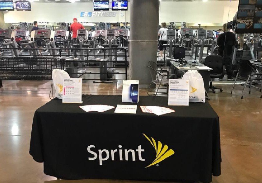 Leo_PalmDesert's tweet photo. @WL_PDS going out and setting up a Table Event at EOS!!! @WL_News https://t.co/MExV3AGi6k