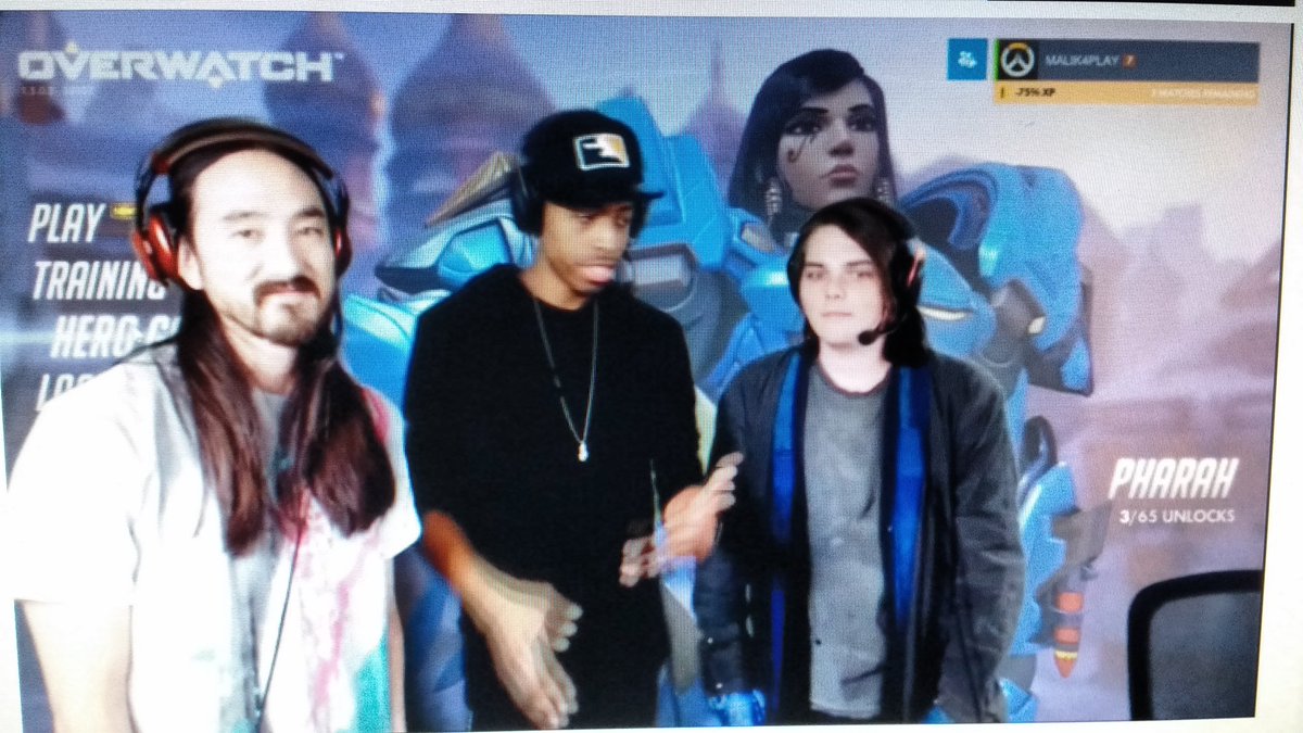 stormcorrosionn's tweet image. Ok... Overwatch, Gerard Way.. fangirling, yo? Naaaa.  #SoFUCKINGCute