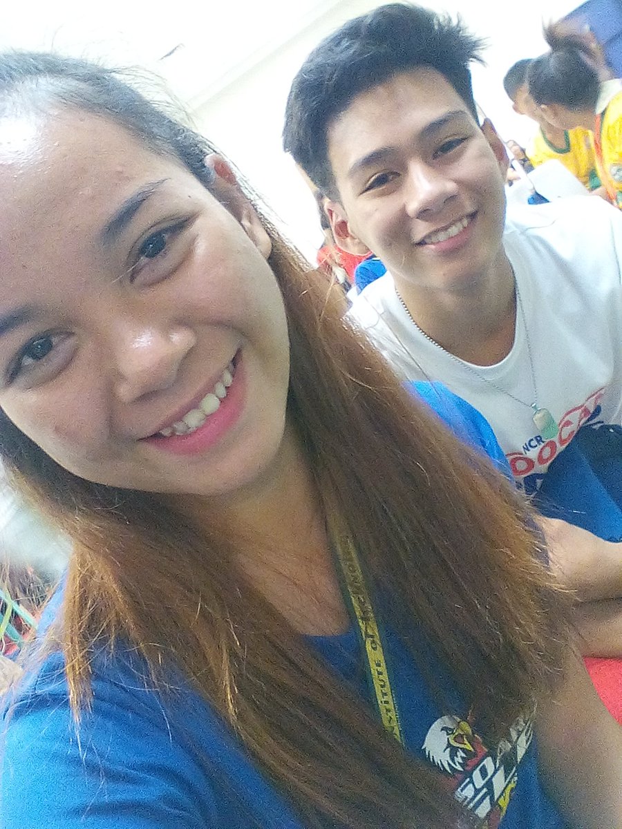 jenlirose17's tweet photo. Ang pangit ng kasama ko bwahahaha https://t.co/dE3YDu1SAx